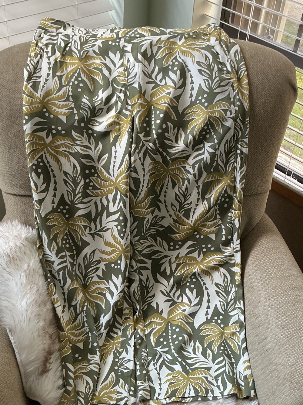 Old Navy XXL Olive Green and Mustard Palm Print Wide Leg Pants